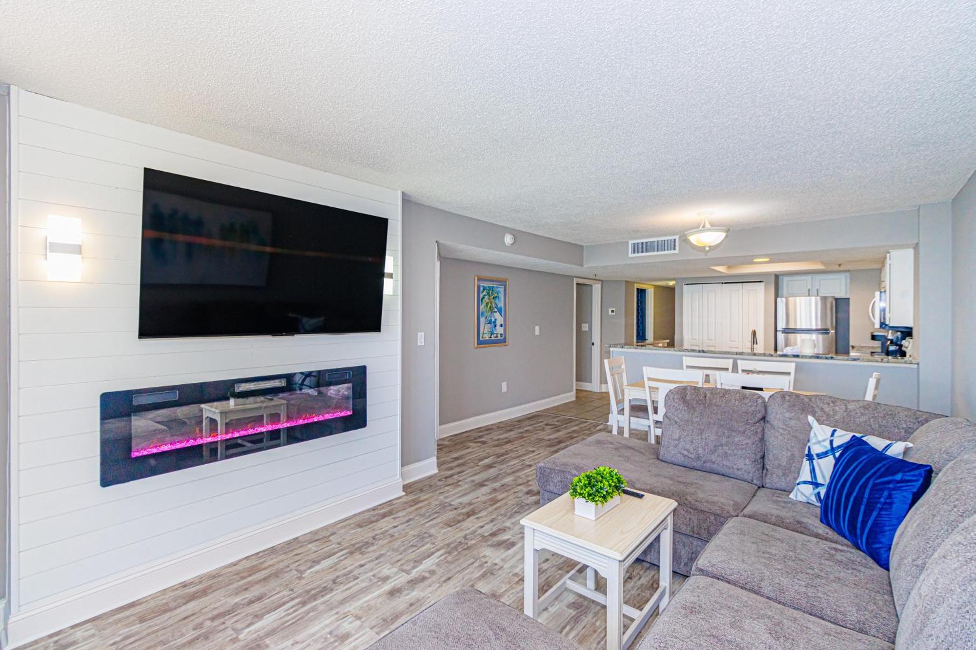 Direct Oceanfront 3 Bedroom - Compass Cove North Tower 1020 Holiday home