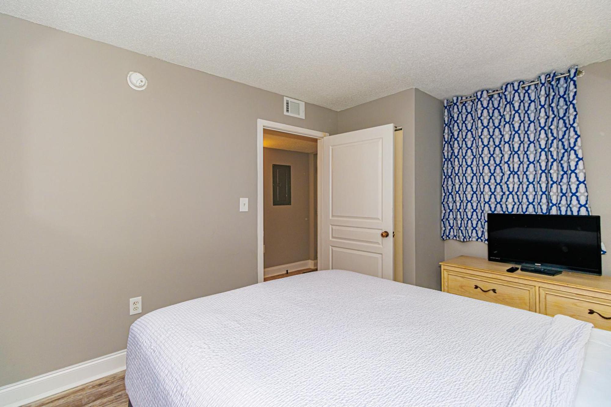 Direct Oceanfront 3 Bedroom - Compass Cove North Tower 1020 Holiday home *