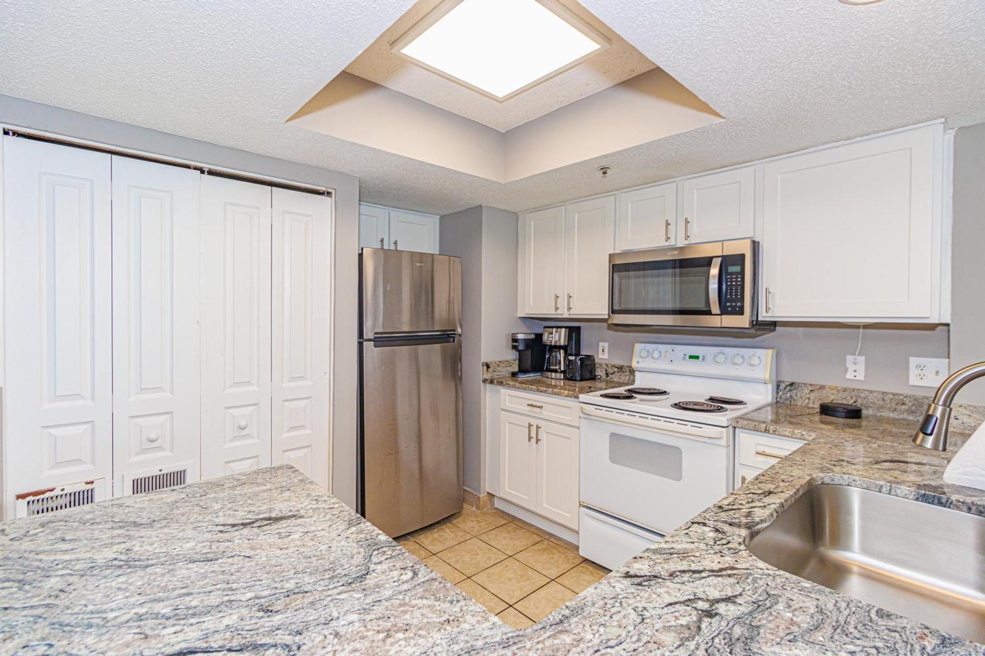 Direct Oceanfront 3 Bedroom - Compass Cove North Tower 1020 Holiday home