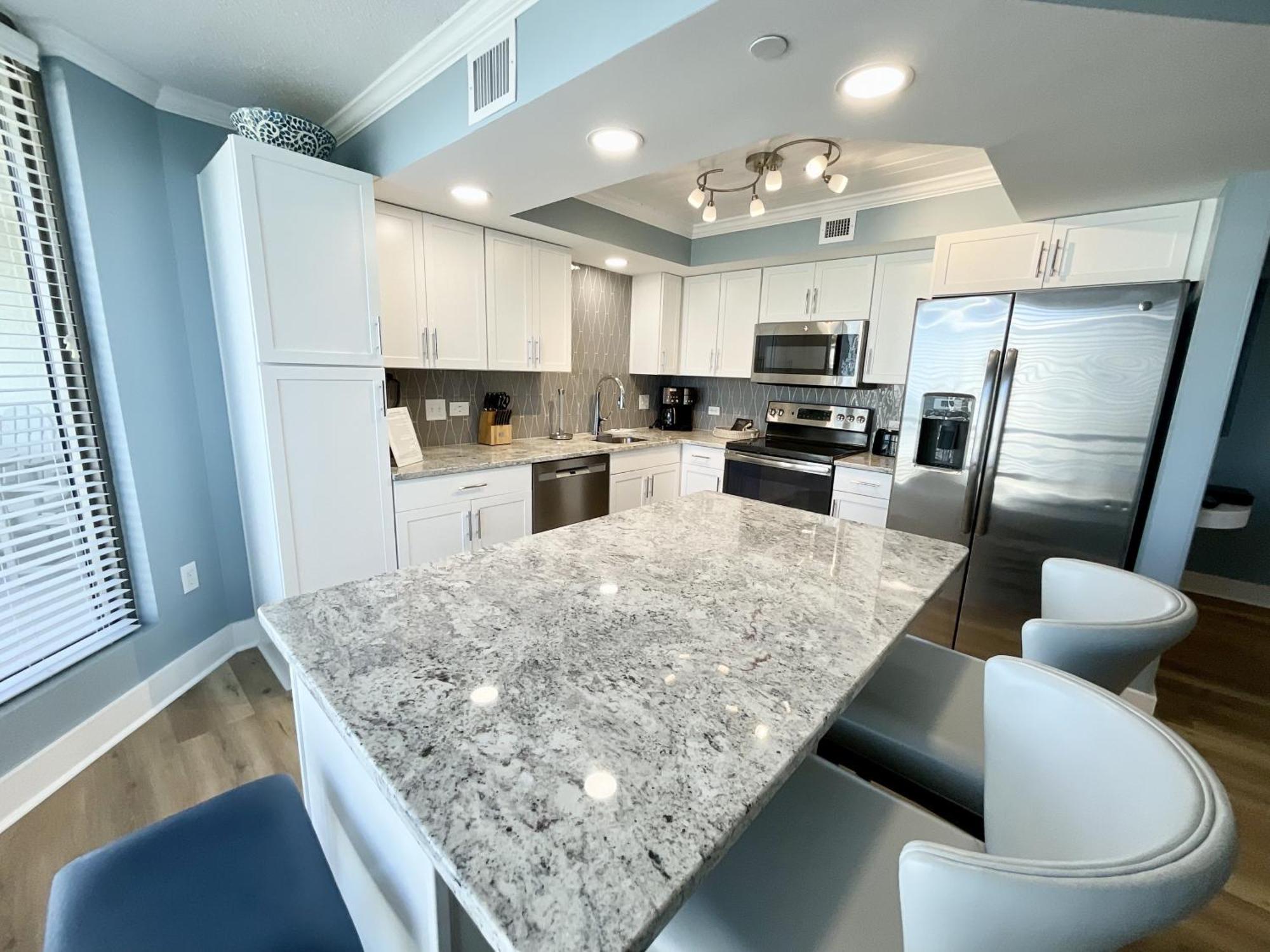 1003 Brighton, Fully Remodeled And Access To Amenities Apartment