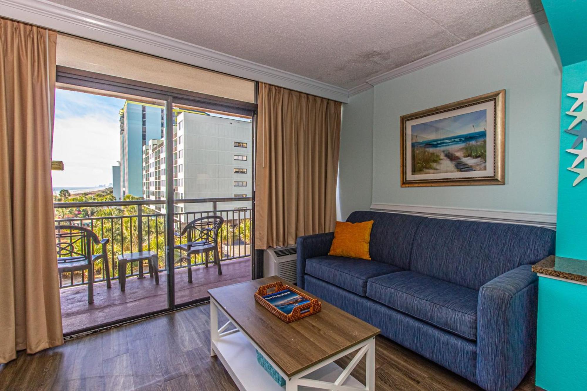 Oversized Ocean View Queen With Beautiful Fireplace And Accents - Sleeps 4 Guests! Holiday home Myrtle Beach
