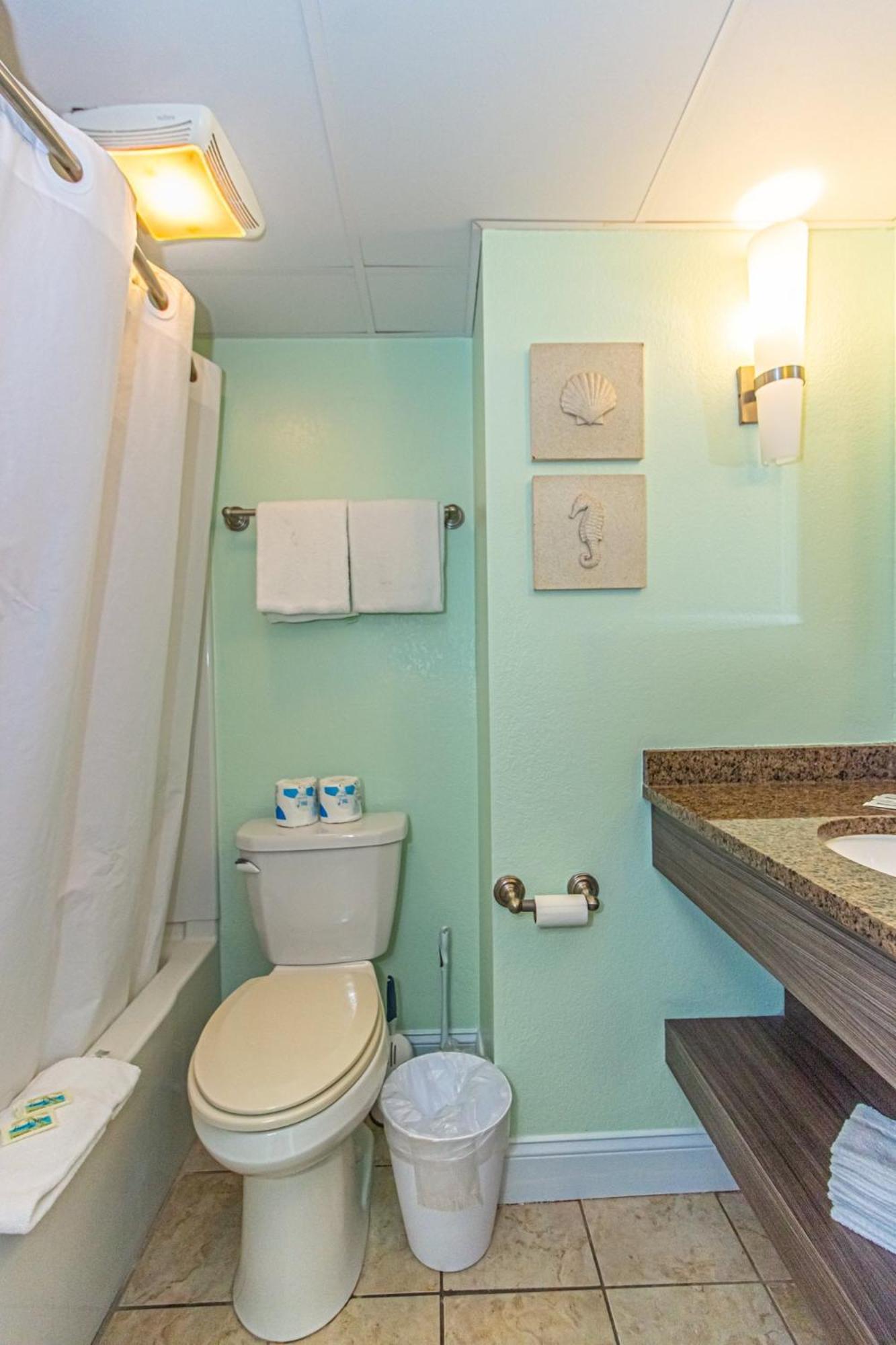 Holiday home Oversized Ocean View Queen With Beautiful Fireplace And Accents - Sleeps 4 Guests! Myrtle Beach