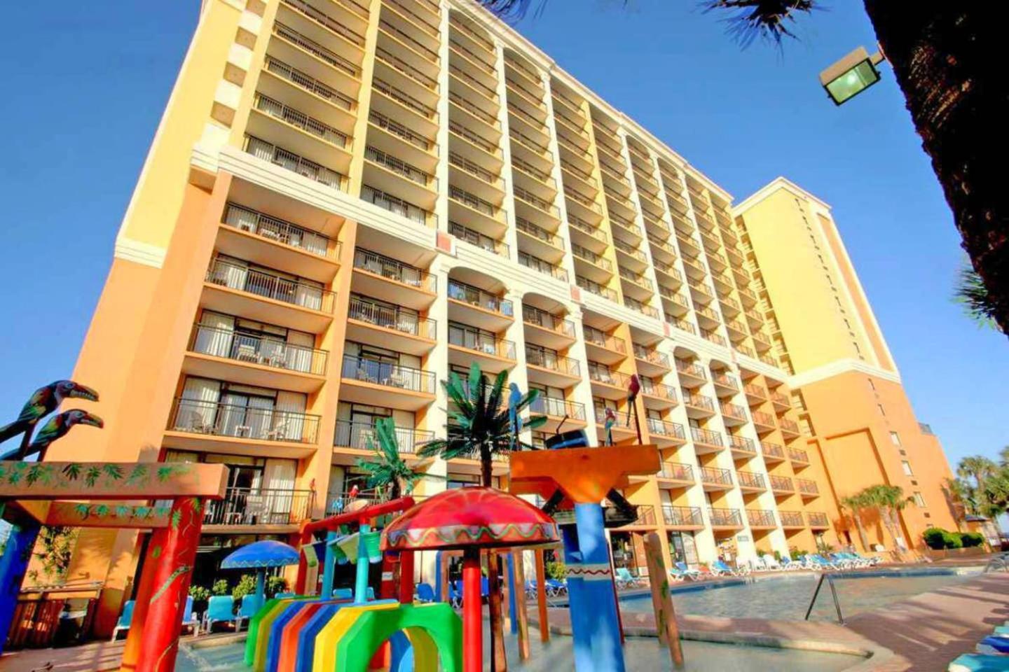 Oversized Ocean View Queen With Beautiful Fireplace And Accents - Sleeps 4 Guests! Holiday home Myrtle Beach