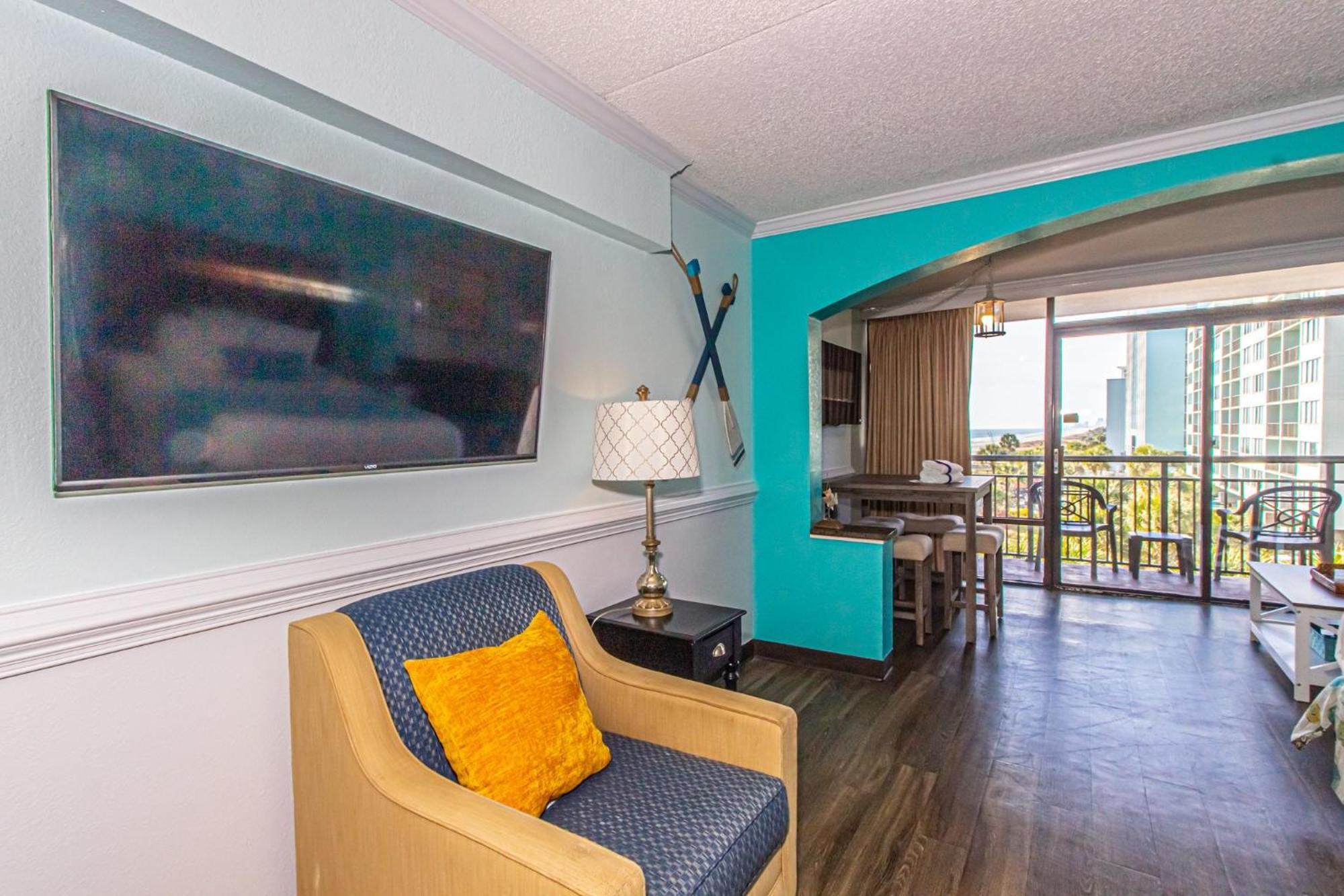 Holiday home Oversized Ocean View Queen With Beautiful Fireplace And Accents - Sleeps 4 Guests! Myrtle Beach