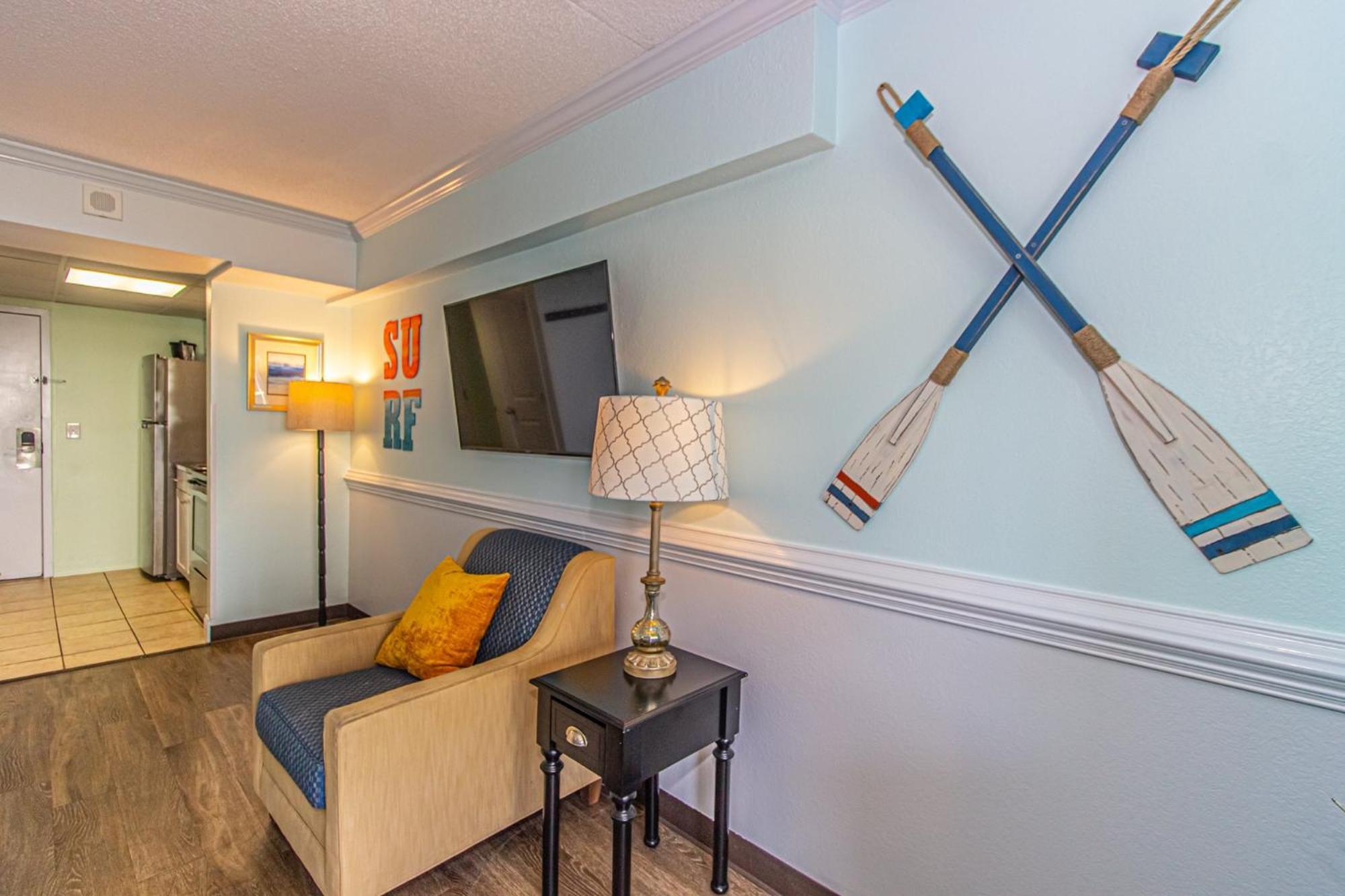 Holiday home Oversized Ocean View Queen With Beautiful Fireplace And Accents - Sleeps 4 Guests!