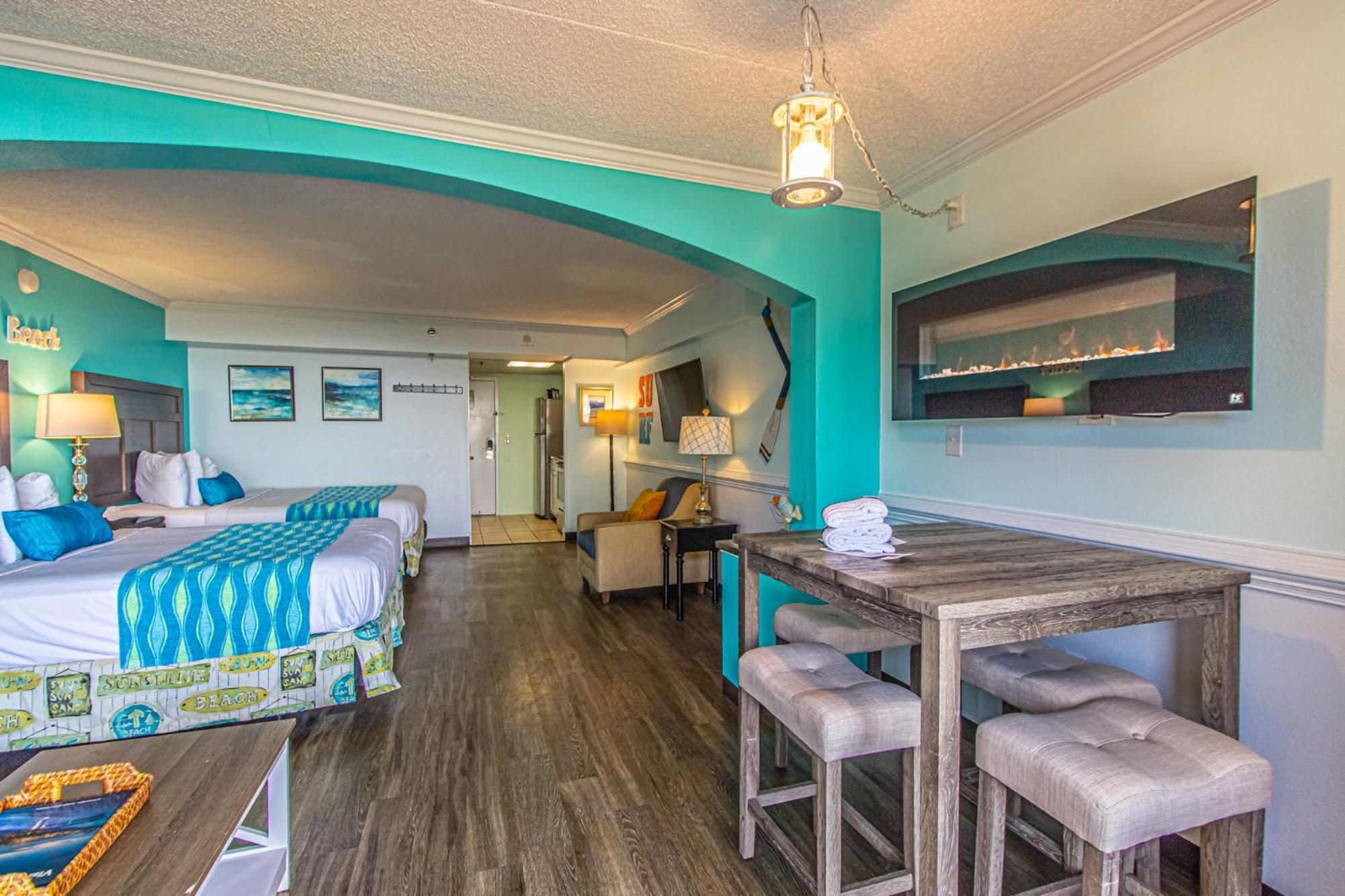 Oversized Ocean View Queen With Beautiful Fireplace And Accents - Sleeps 4 Guests! Myrtle Beach