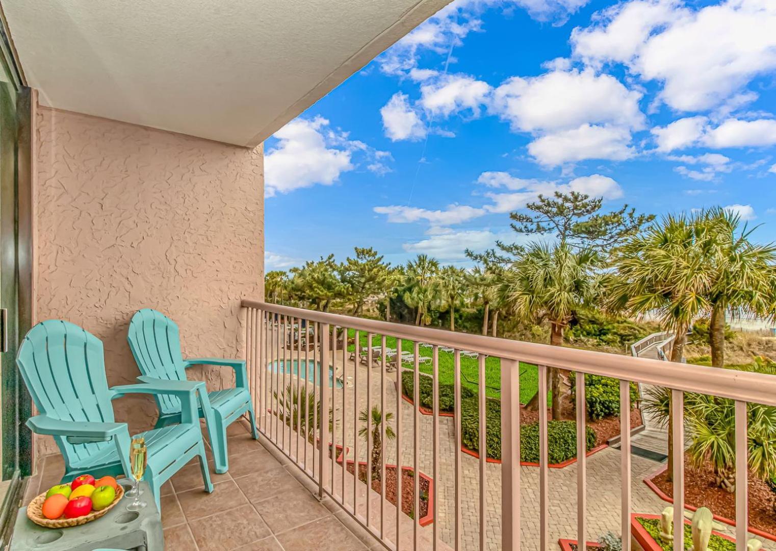 Colony Unit 208, Beautiful Oceanfront Condo, 1 Bedroom, 1 Bath Perfect For 6 *