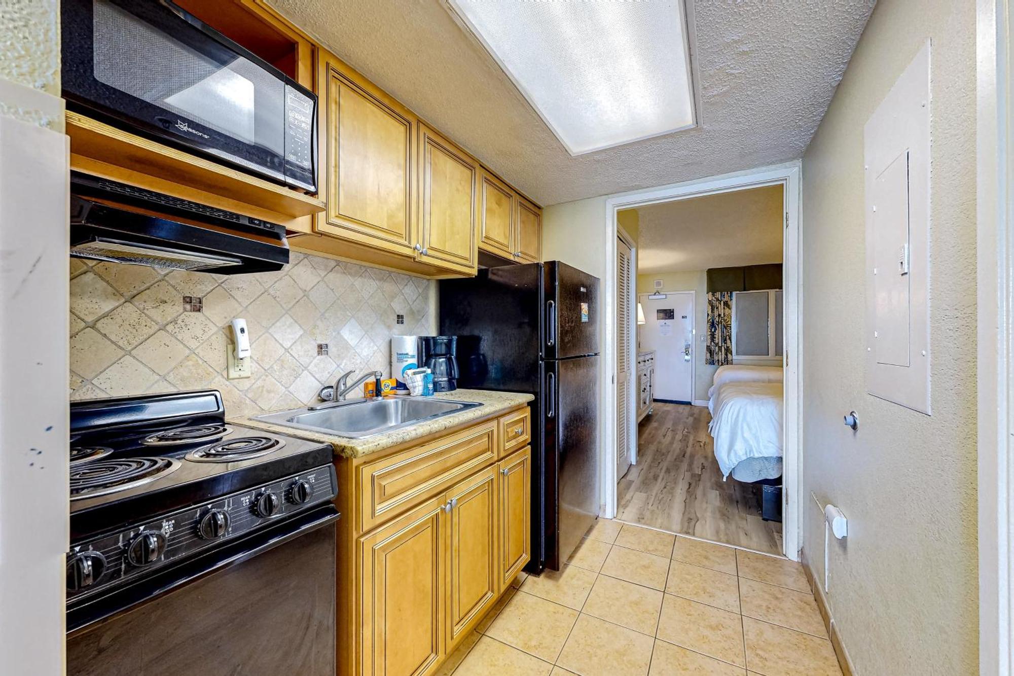 Compass Cove 655 *