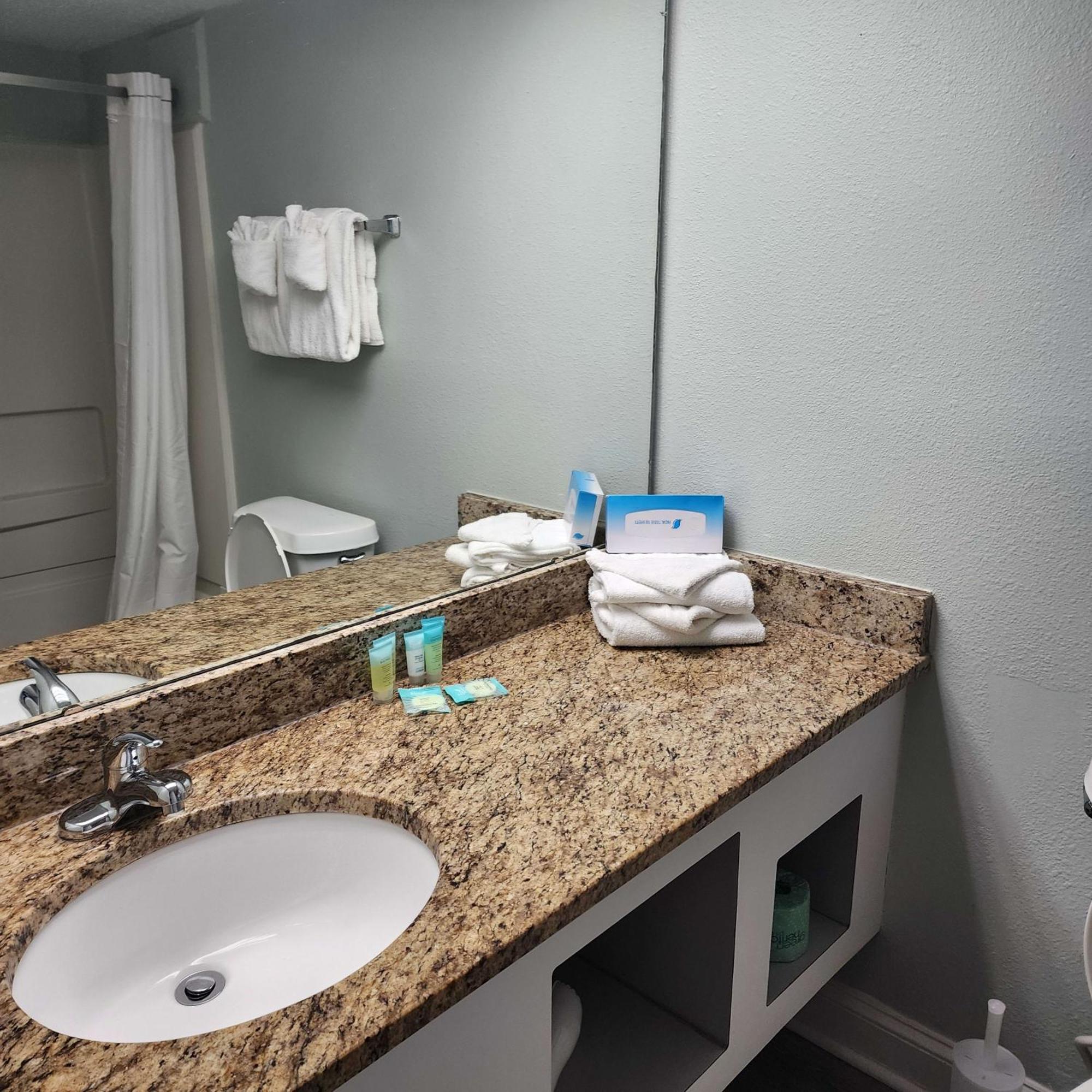 Apartment Oceanfront Efficiency T1009 *