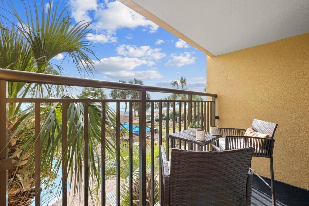 Oceanfront Romantic King On The Boardwalk