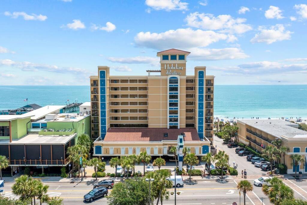 Apartment Oceanfront Romantic King On The Boardwalk