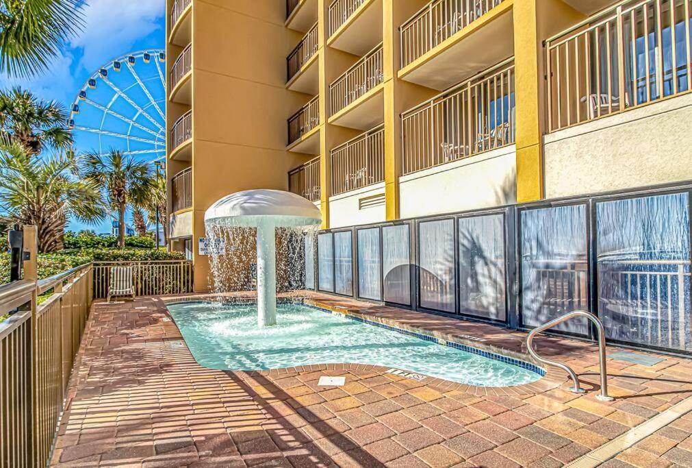 Oceanfront Romantic King On The Boardwalk Apartment