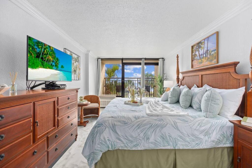 Oceanfront Romantic King On The Boardwalk