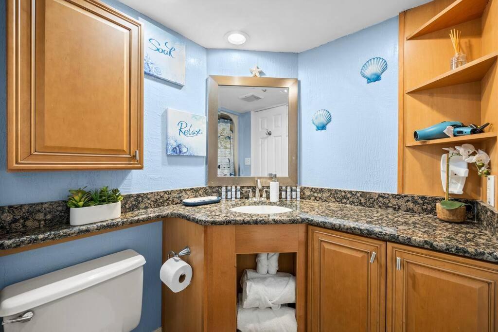 Seaside Serenity Superb Oceanfront 1br