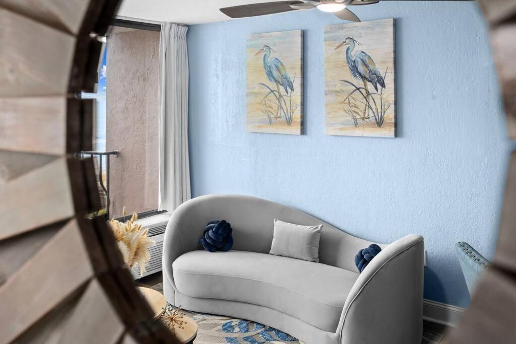 Apartment Seaside Serenity Superb Oceanfront 1br