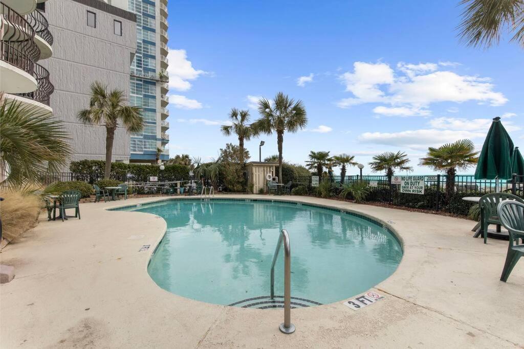 Seaside Serenity Superb Oceanfront 1br