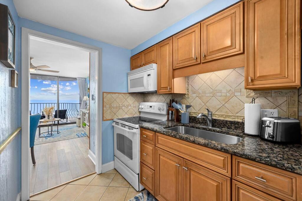 Seaside Serenity Superb Oceanfront 1br *