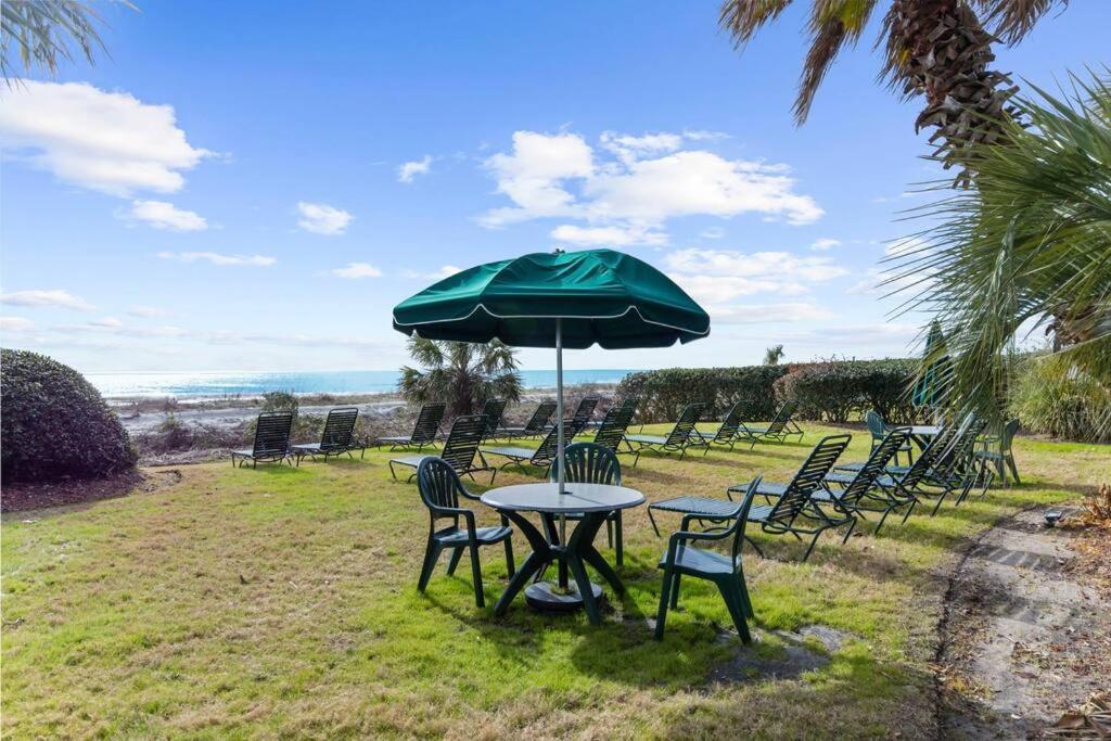 Seaside Serenity Superb Oceanfront 1br