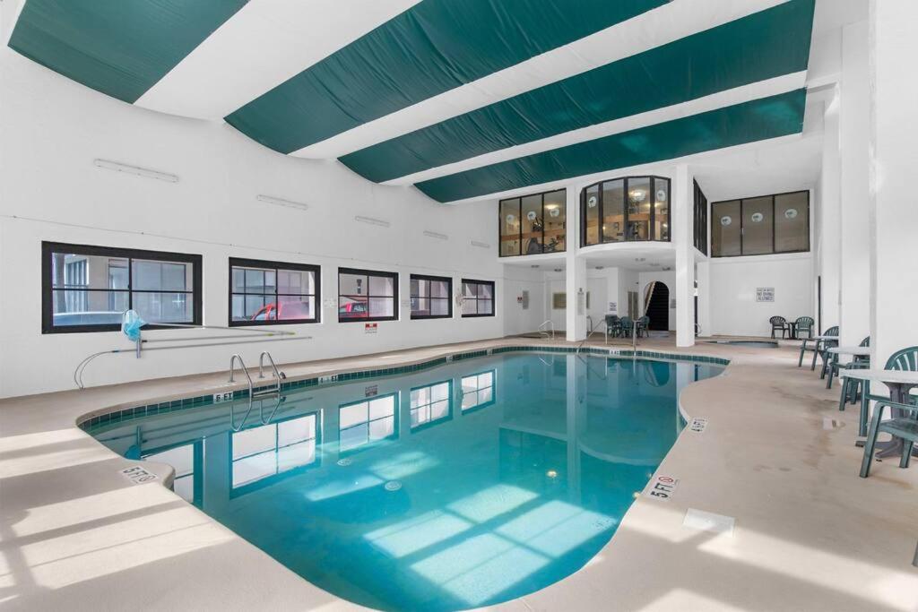 Seaside Serenity Superb Oceanfront 1br Apartment