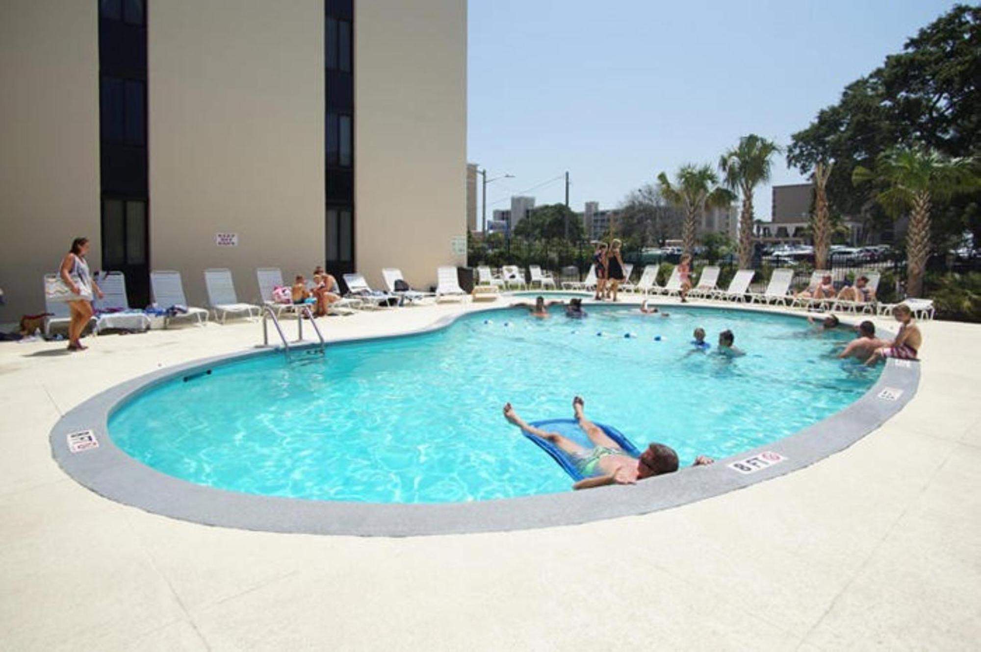 Apartment 2 Blocks To Beach, 2big Br For 7 On Ht 7th Floor Myrtle Beach