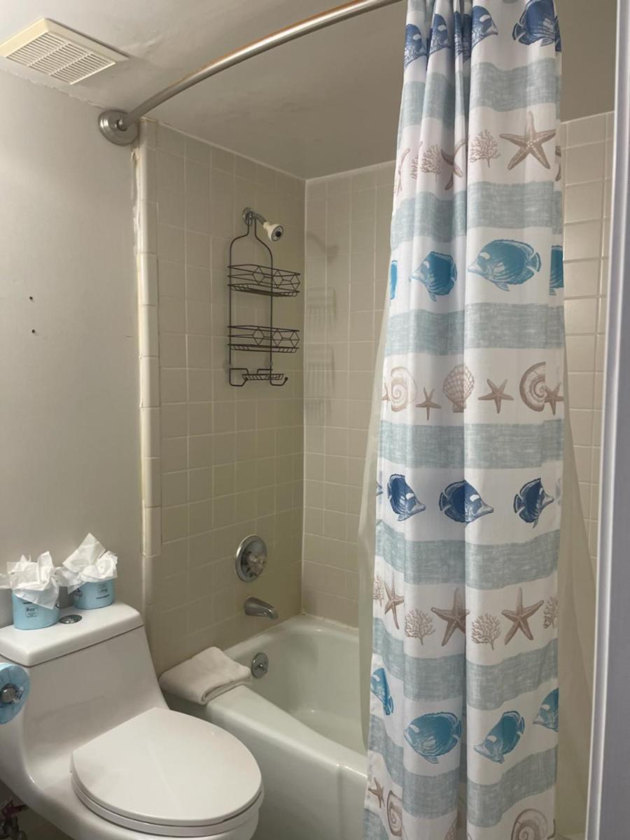 2 Blocks To Beach, 2big Br For 7 On Ht 7th Floor Apartment