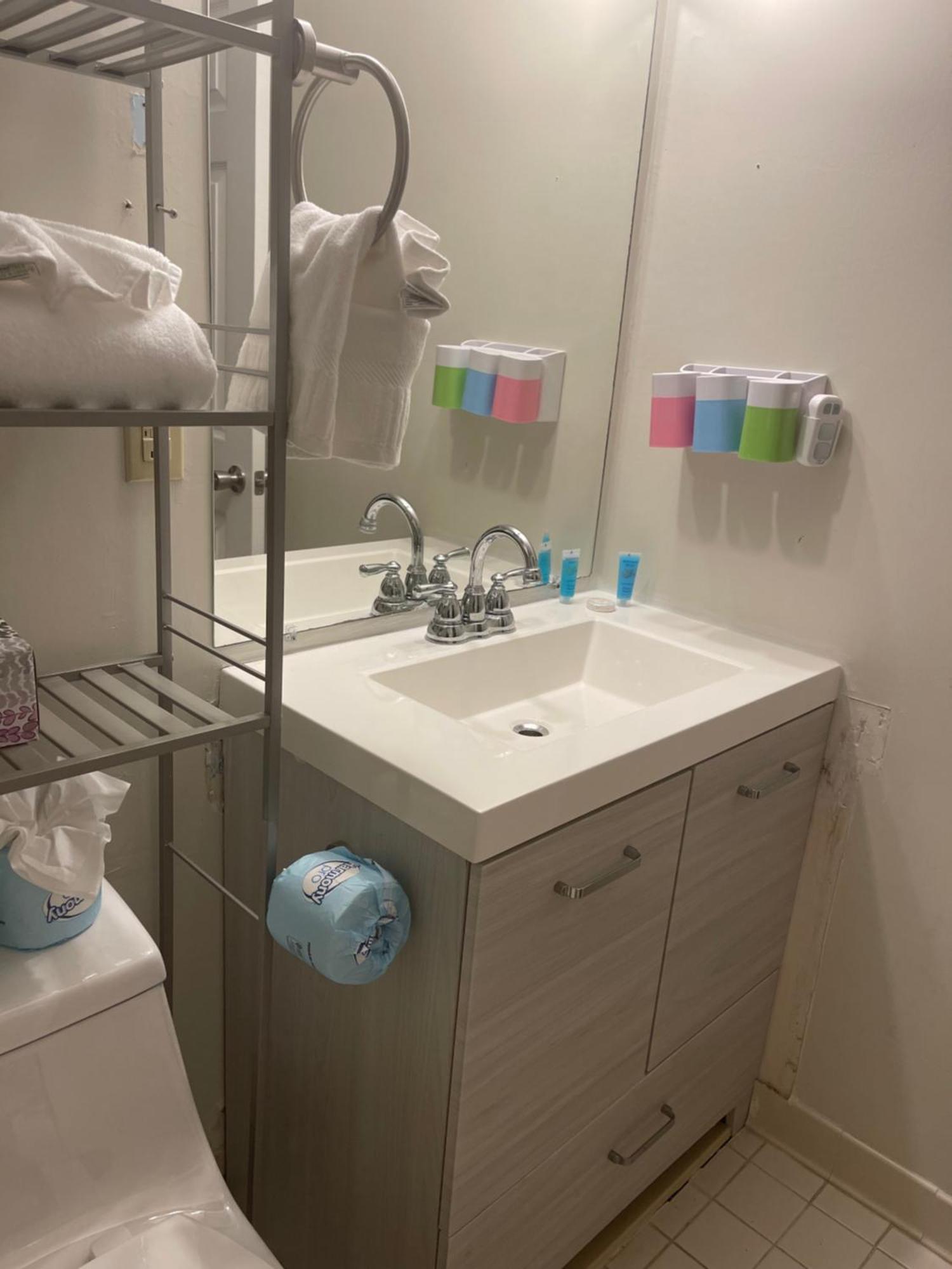 2 Blocks To Beach, 2big Br For 7 On Ht 7th Floor Apartment