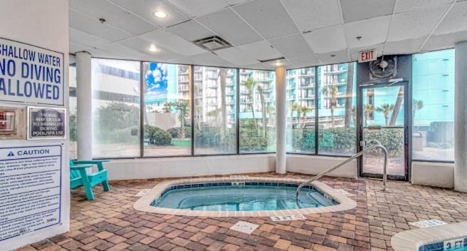 Holiday home Ocean View 2 Bedroom Condo- Sleeps 6! Palace 1407
