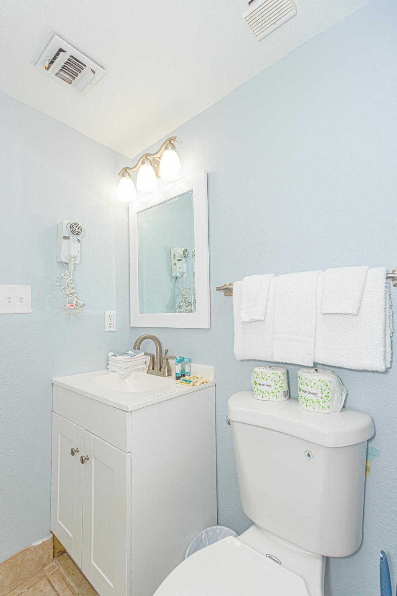 Ocean View 2 Bedroom Condo- Sleeps 6! Palace 1407 * Myrtle Beach