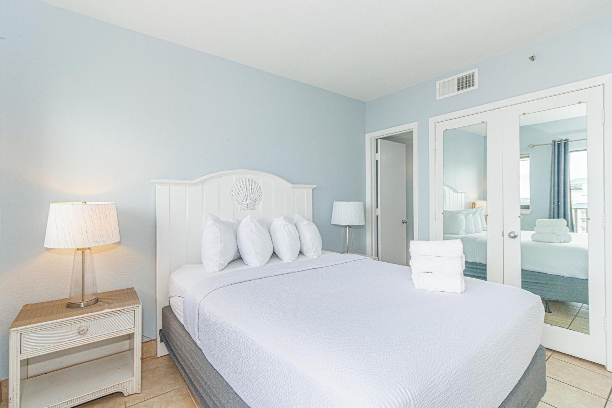 Holiday home Ocean View 2 Bedroom Condo- Sleeps 6! Palace 1407 *