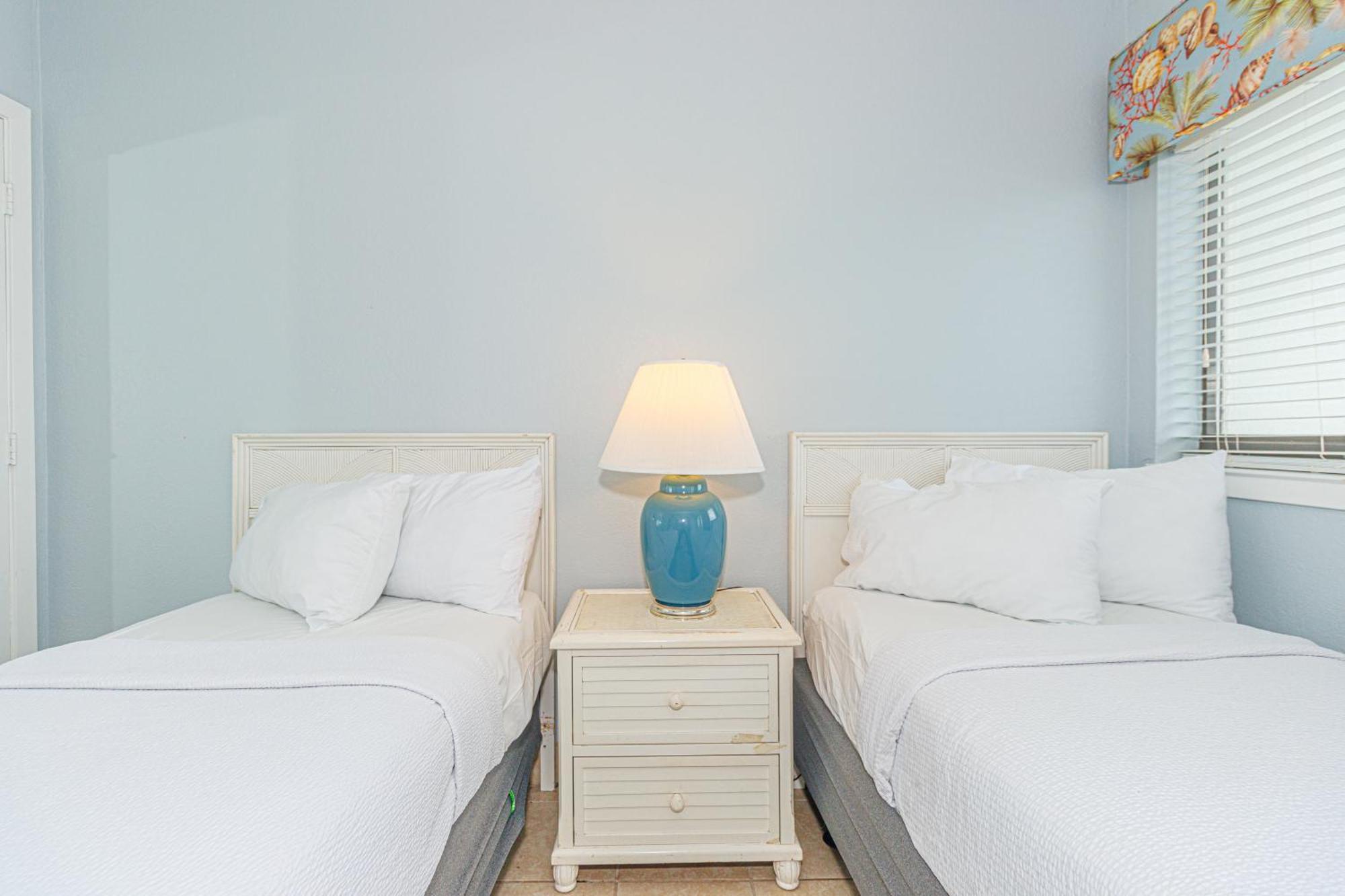 Ocean View 2 Bedroom Condo- Sleeps 6! Palace 1407 Myrtle Beach