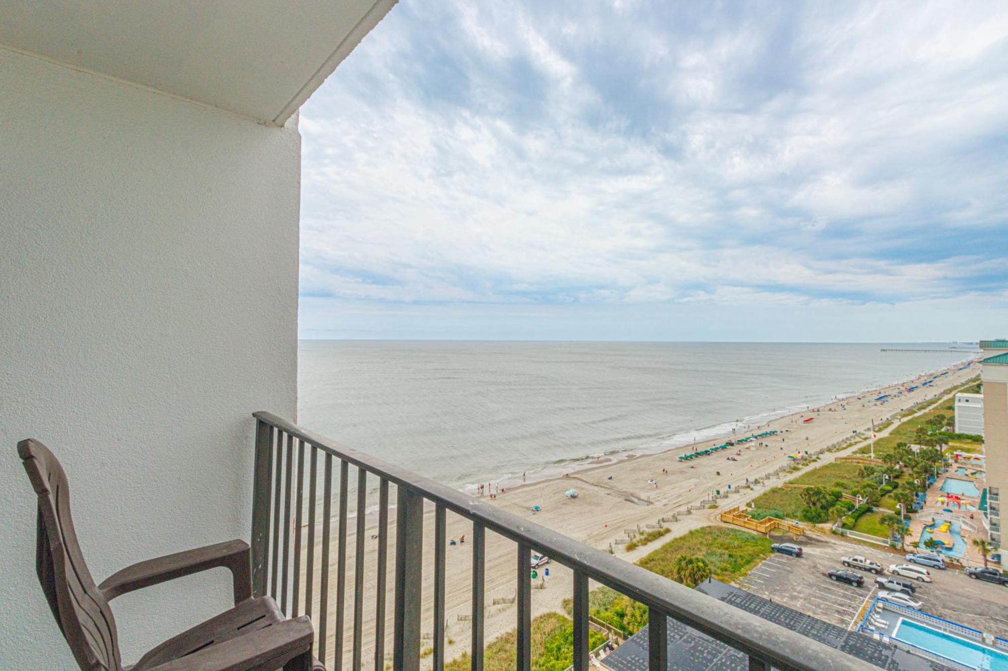 Ocean View 2 Bedroom Condo- Sleeps 6! Palace 1407 *