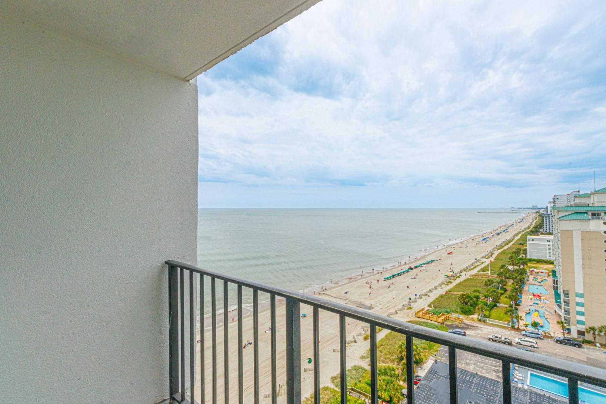 Ocean View 2 Bedroom Condo- Sleeps 6! Palace 1407