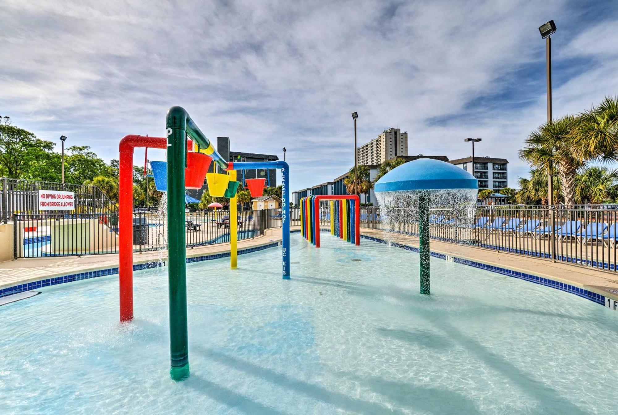 Apartment Myrtle In Gated Community With Pools! *