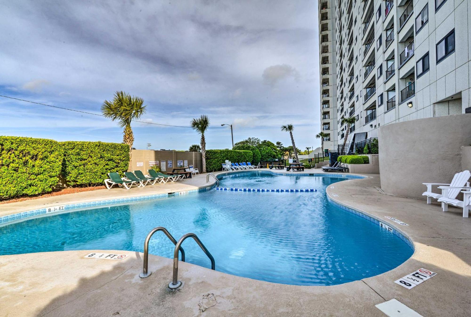 Myrtle In Gated Community With Pools!