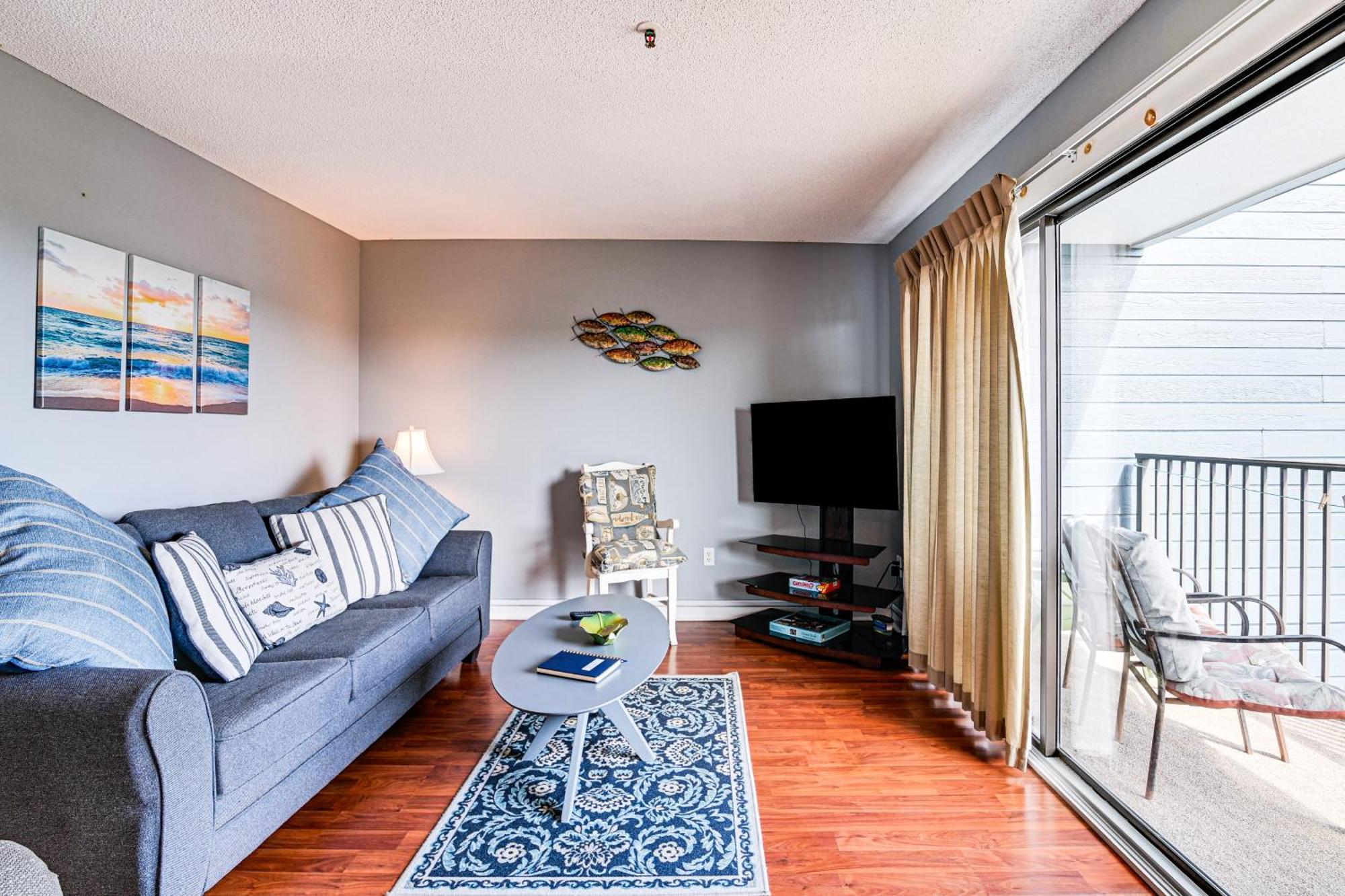 Apartment Myrtle In Gated Community With Pools! *