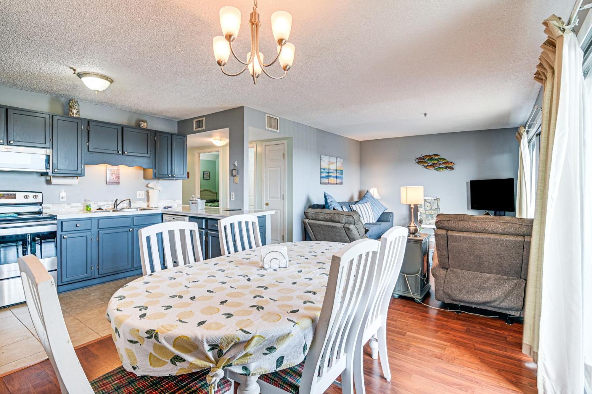 Apartment Myrtle In Gated Community With Pools! *