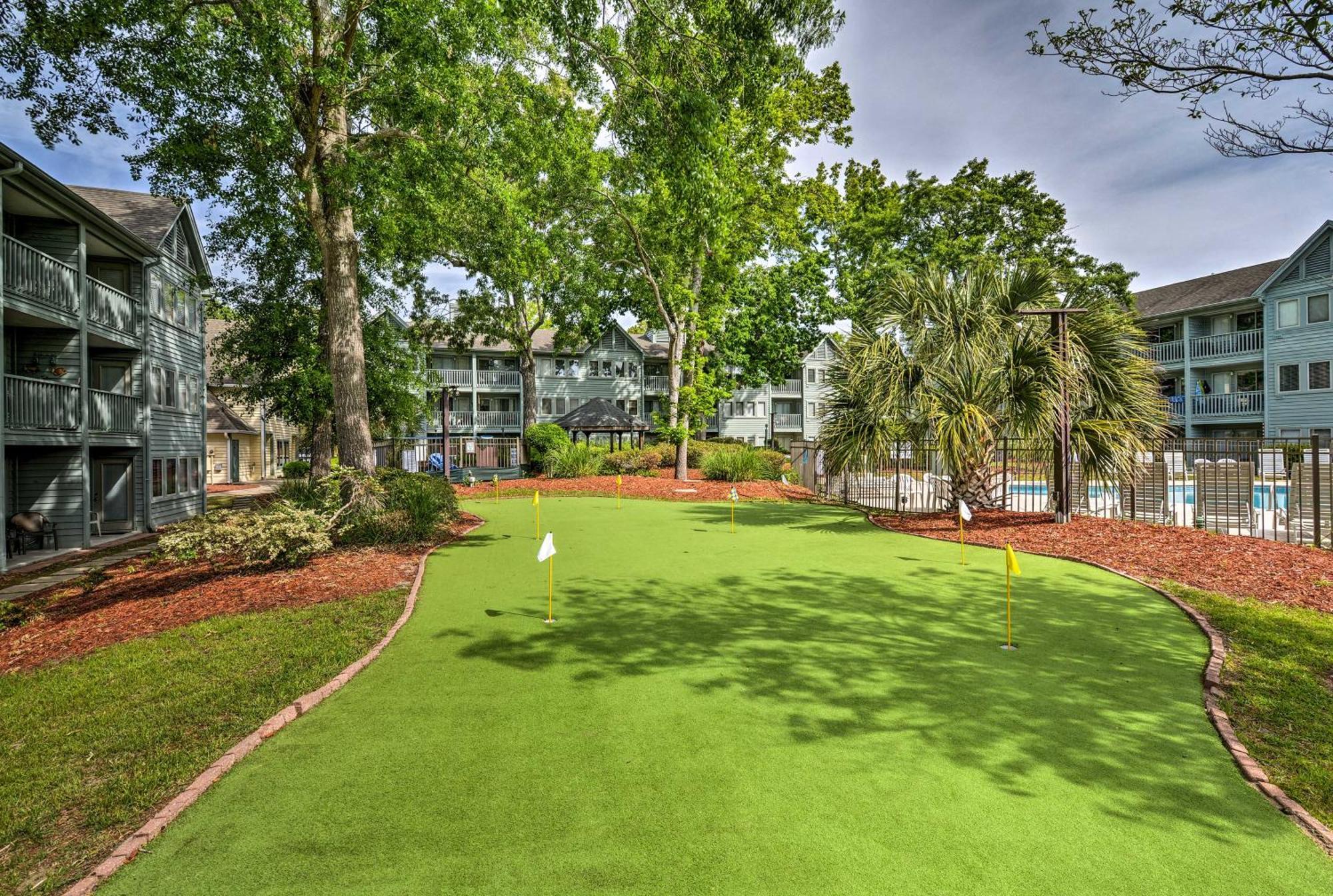 Myrtle In Gated Community With Pools! *