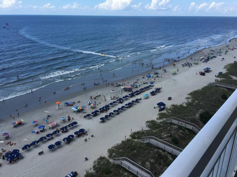 Apartment Paradise At The Beach, Complete View Of Horizon