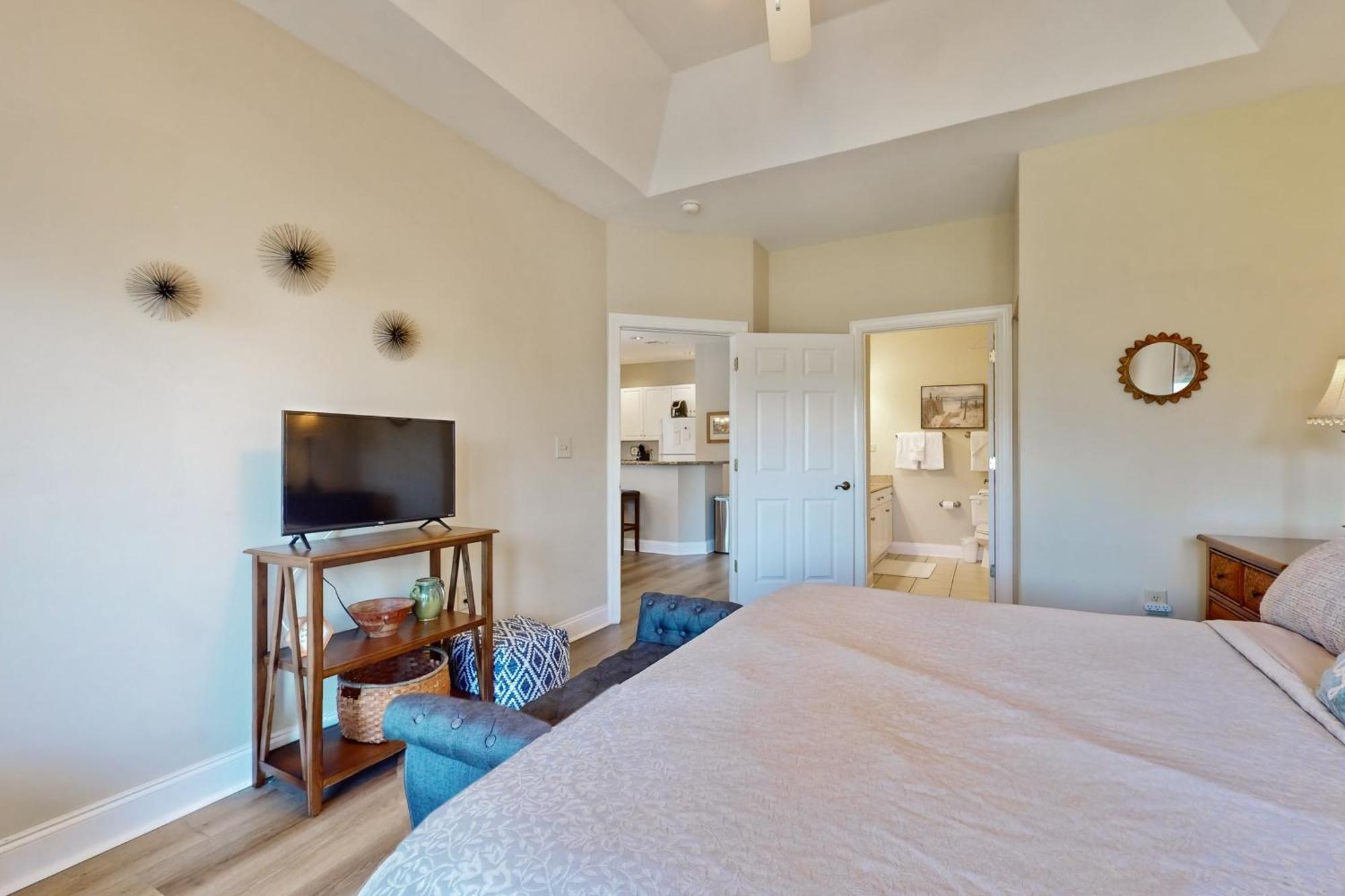 Apartment World Tour, Unit #306