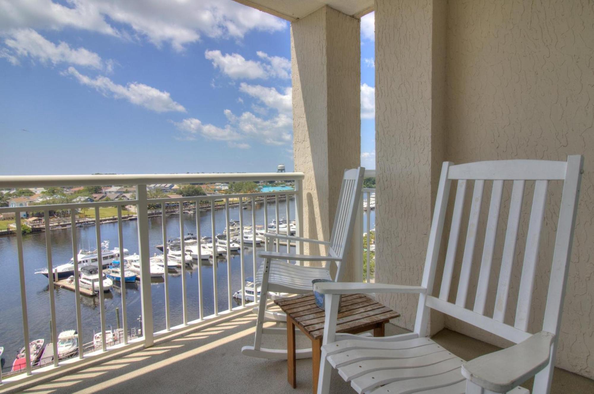 Barefoot Yacht Club - 2-804