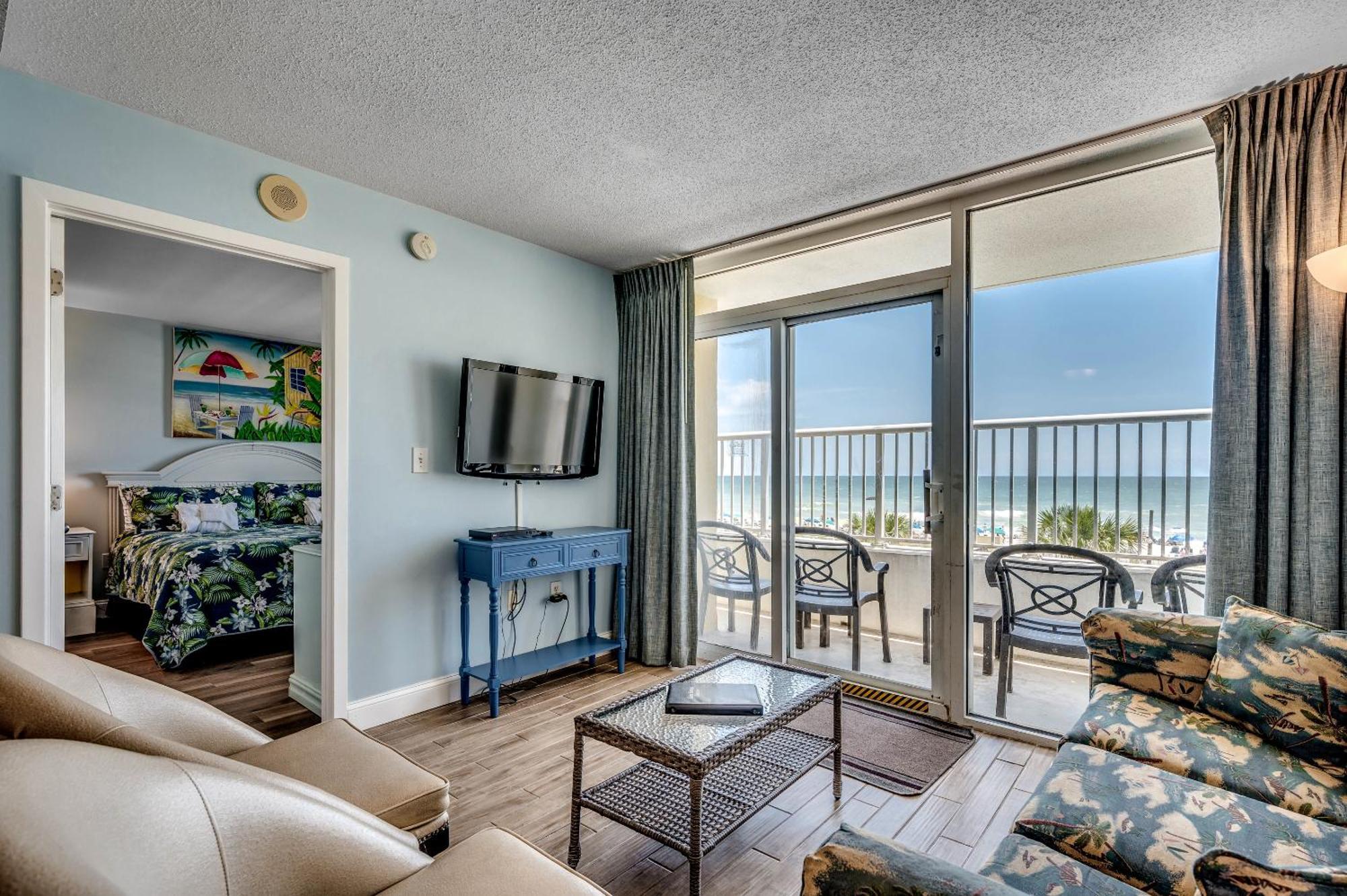 Oceanfront 2 Bedroom On Cam 2nd Floor Apartment *