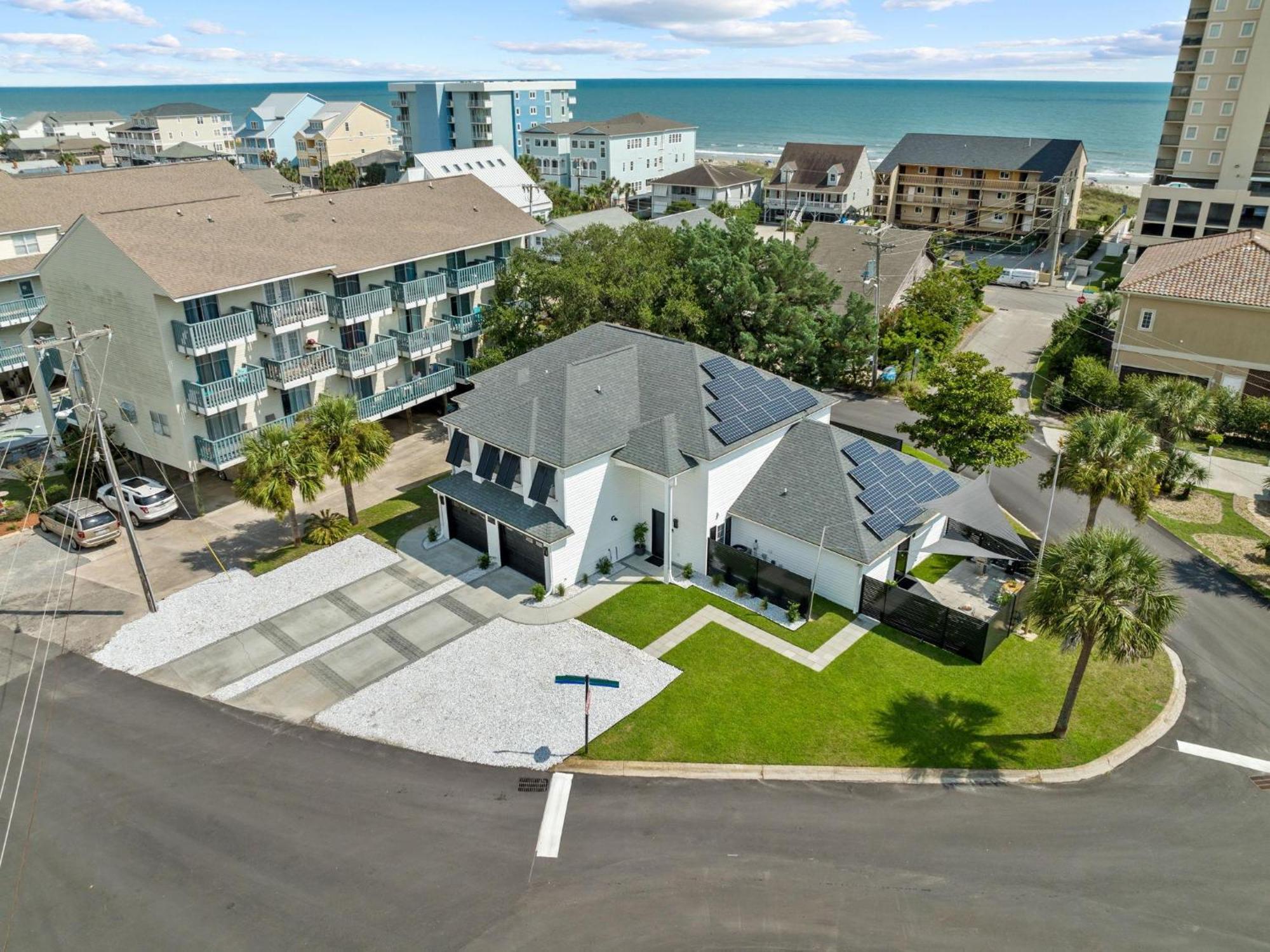 Apartment Stranded Unit C