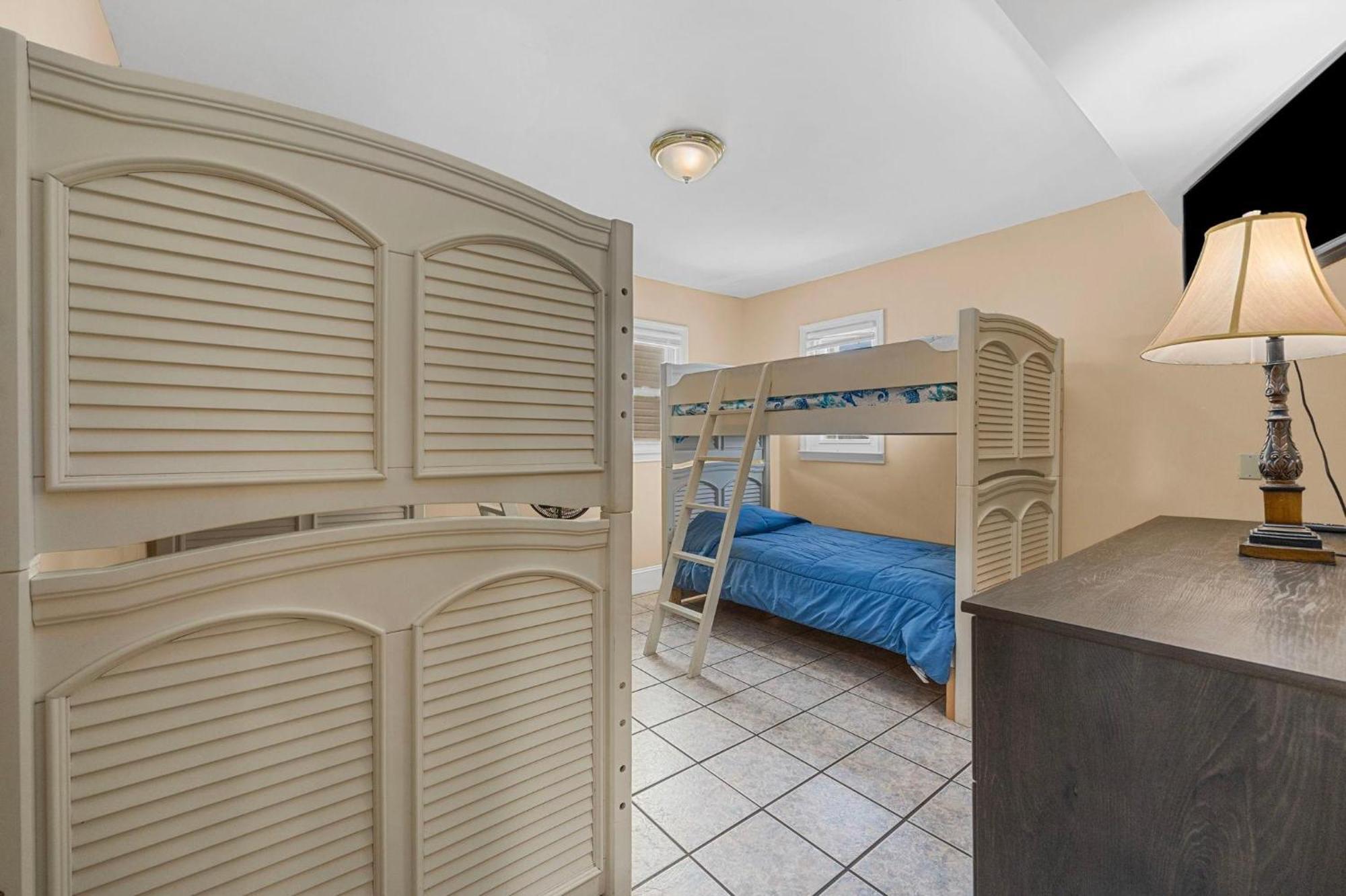 Holiday home 7 Days Grace Unit 2 *