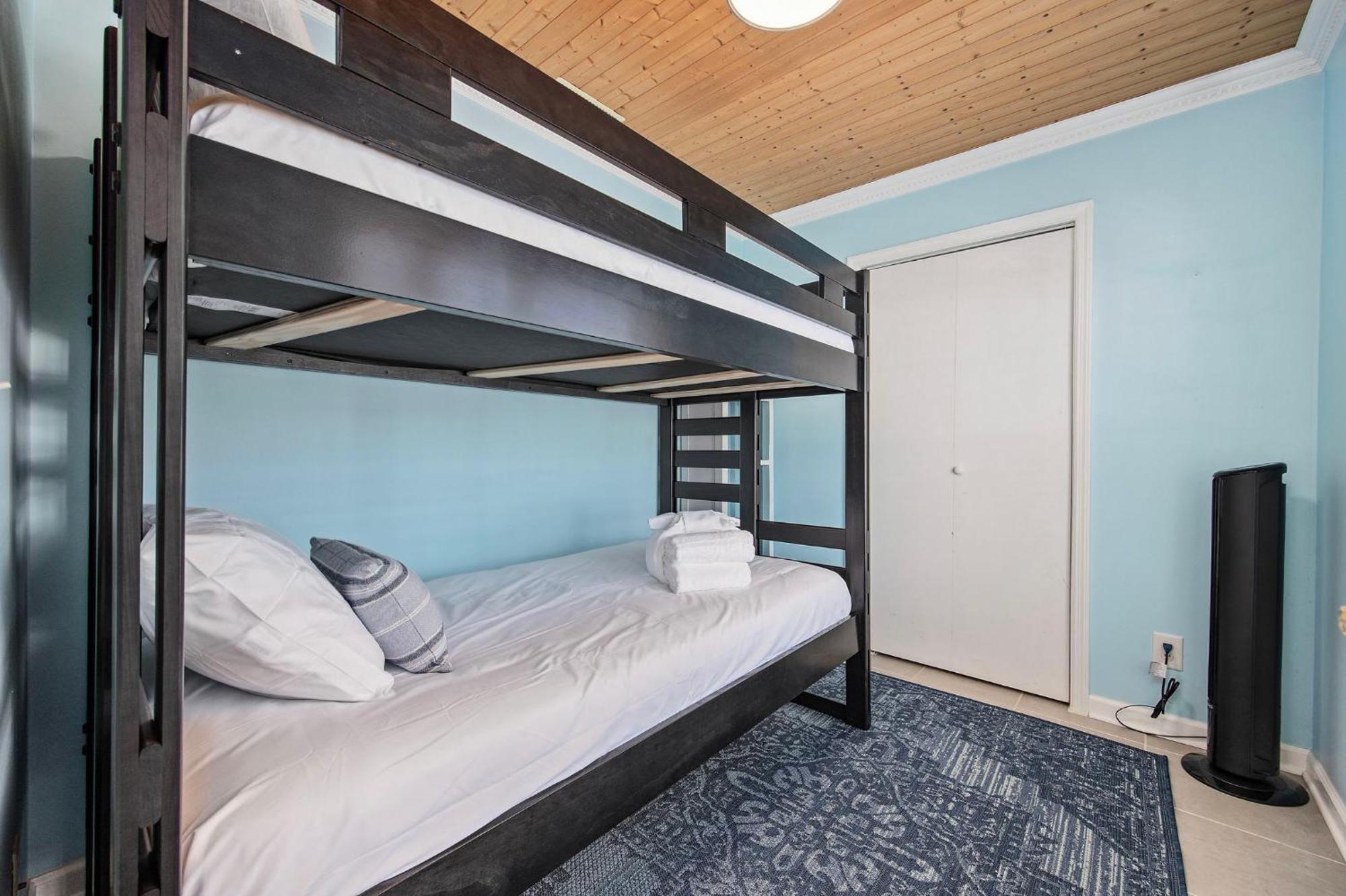 Grove Cove - 1 And Half Blocks From - Dog Friendly Holiday home Myrtle Beach