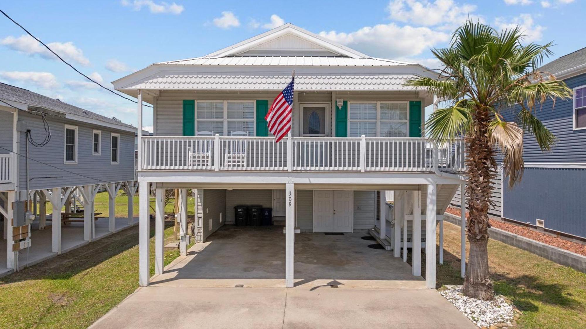 Grove Cove - 1 And Half Blocks From - Dog Friendly Holiday home *