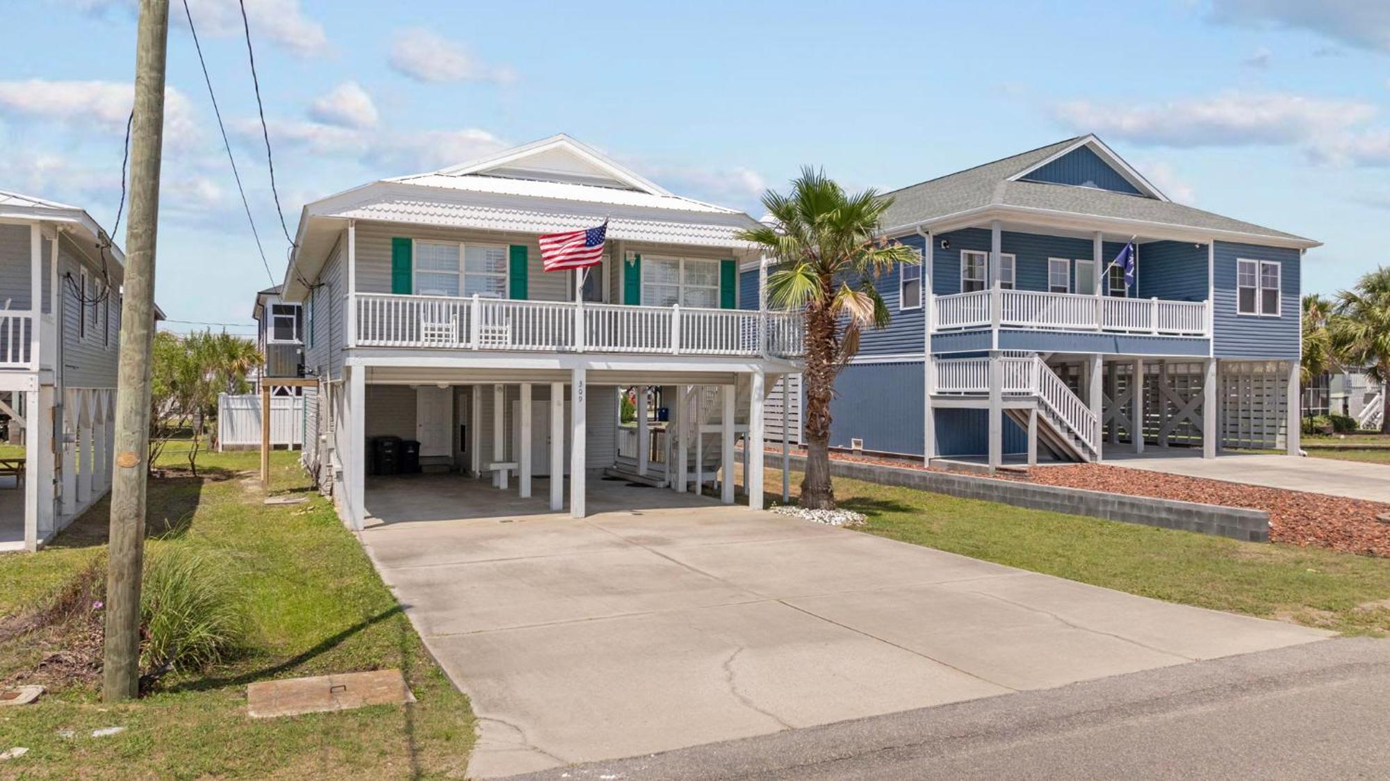 Grove Cove - 1 And Half Blocks From - Dog Friendly Holiday home