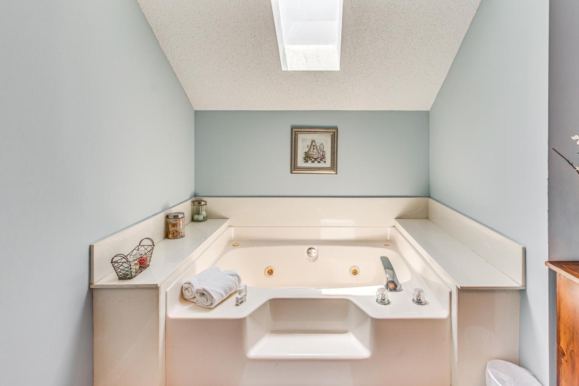 Sunny Surfside Escape Less Than Half-mi To Ocean! Holiday home Myrtle Beach