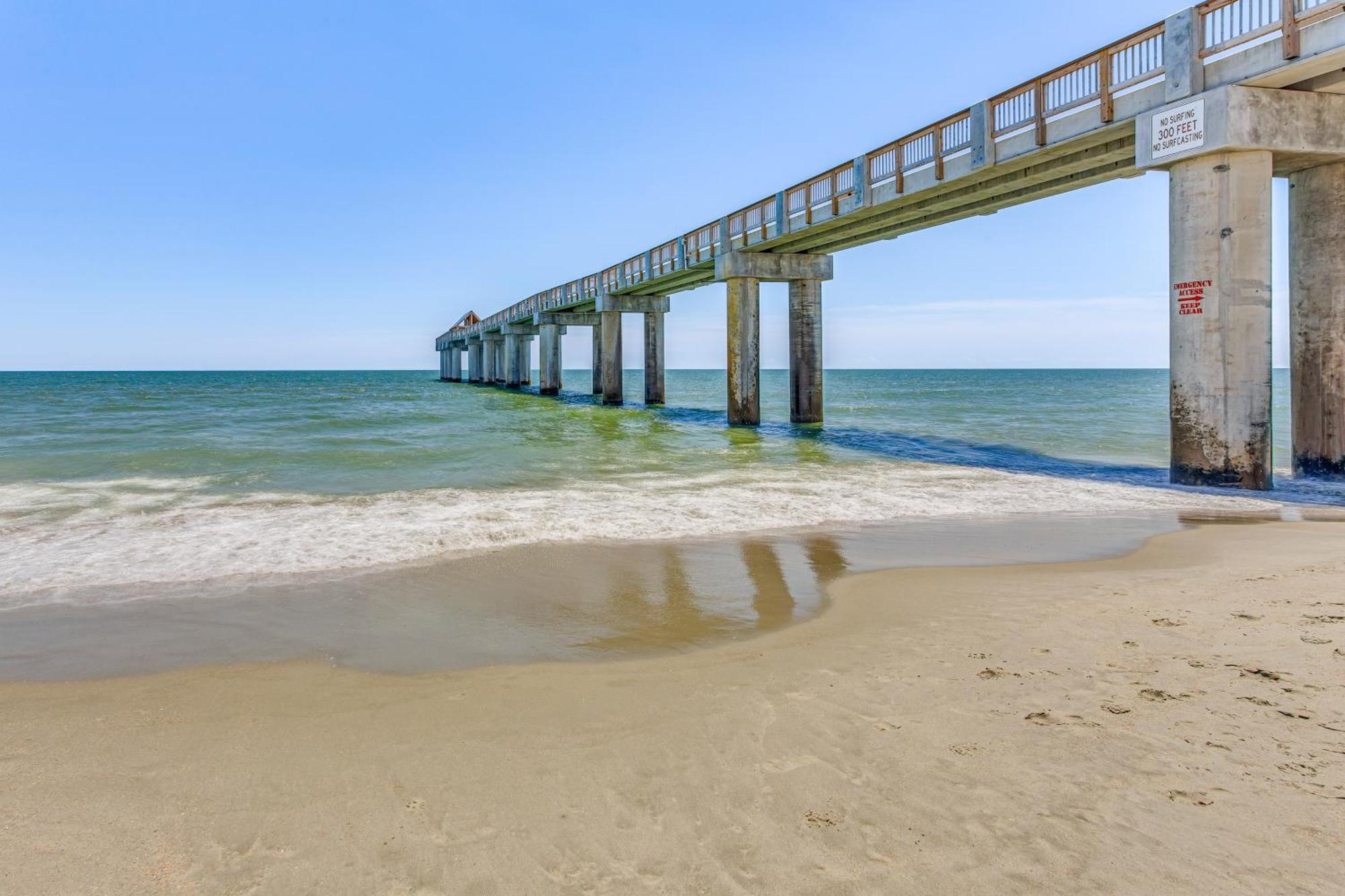Sunny Surfside Escape Less Than Half-mi To Ocean!