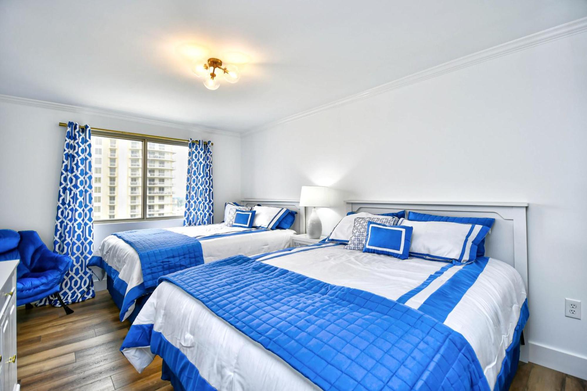 Apartment Remodeled, Open Airy Condo, With Full Access , 1706 Brighton *