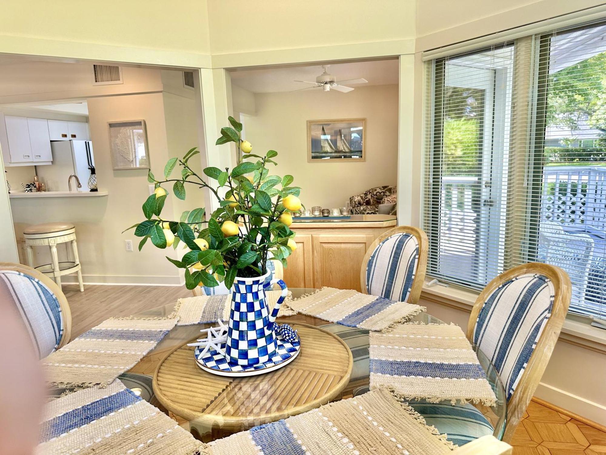 Sun-filled With Access To Amenities, 3agt *